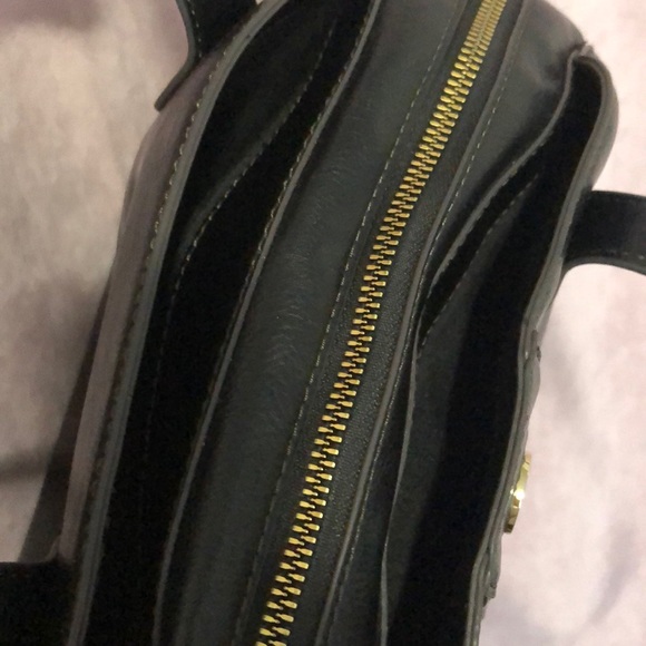 Black Liz Claiborne Handbag - Picture 4 of 7